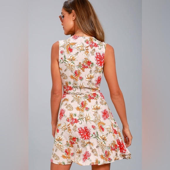Lulu’s Best In Bloom Blush Floral Print Wrap Dress Size XS - Picture 3 of 9